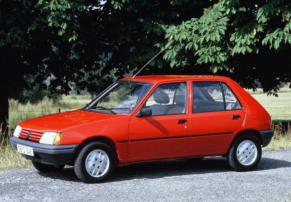 Photos of Peugeot 205 5-door 1983–98
