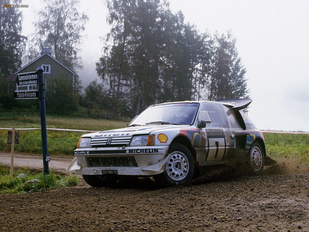 Photos of Peugeot 205 T16 Rally Car 1984–85 (1280 x 960)