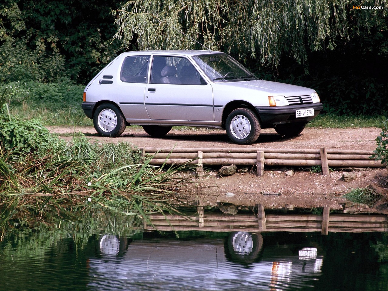 Photos of Peugeot 205 3-door 1984–98 (1280 x 960)
