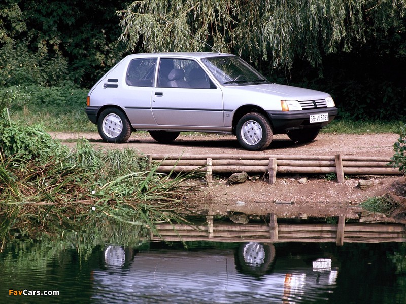 Photos of Peugeot 205 3-door 1984–98 (800 x 600)