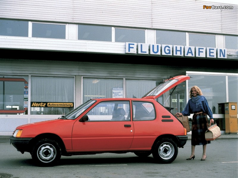 Photos of Peugeot 205 3-door 1984–98 (800 x 600)
