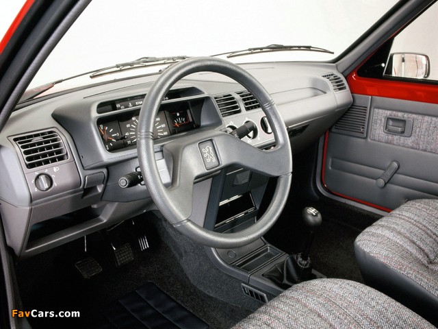 Photos of Peugeot 205 3-door 1984–98 (640 x 480)