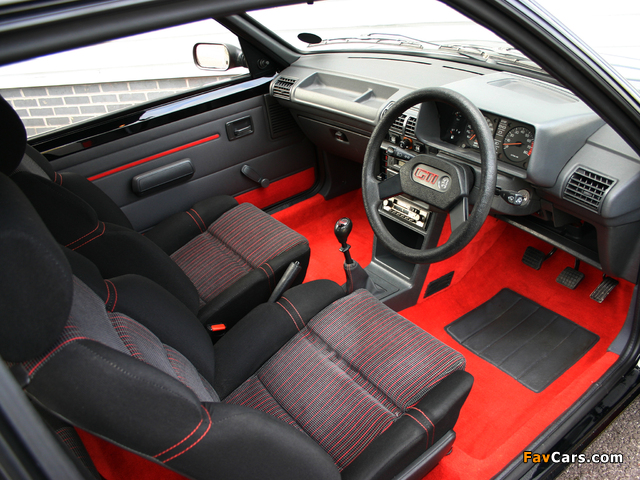 Pictures of Peugeot 205 GTI UK-spec 1984–88 (640 x 480)