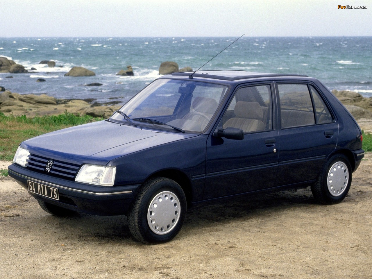 Peugeot 205 5-door 1983–98 wallpapers (1280 x 960)