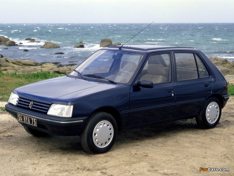 Peugeot 205 5-door 1983–98 wallpapers (800 x 600)