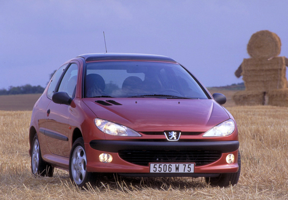 Peugeot 206 3-door 1998–2003 images