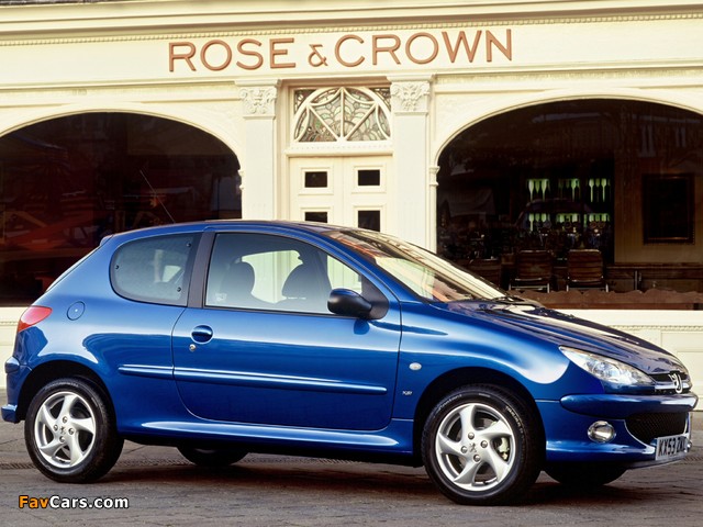 Peugeot 206 3-door UK-spec 2003–05 photos (640 x 480)