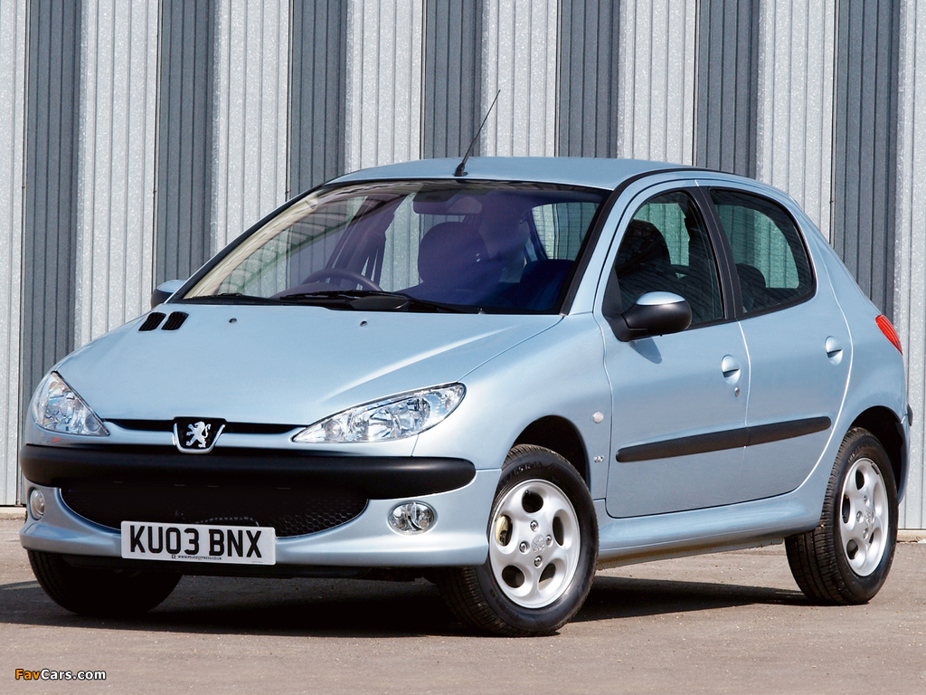 Peugeot 206 5-door UK-spec 2003–05 pictures (1024 x 768)