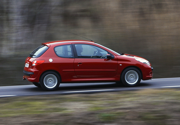 Peugeot 206+ 3-door 2009–12 photos