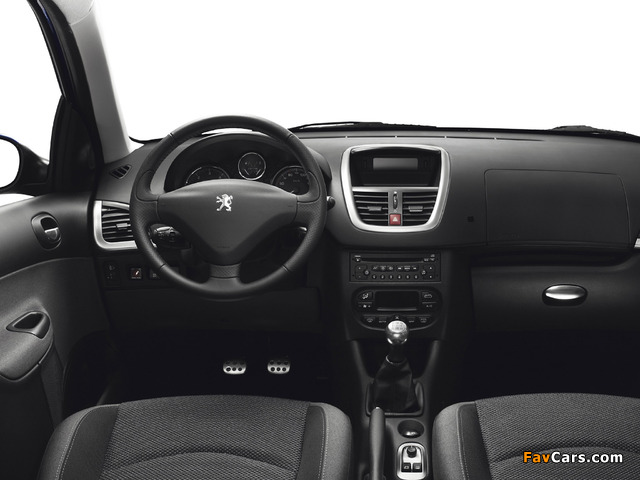 Pictures of Peugeot 206+ 5-door 2009–12 (640 x 480)