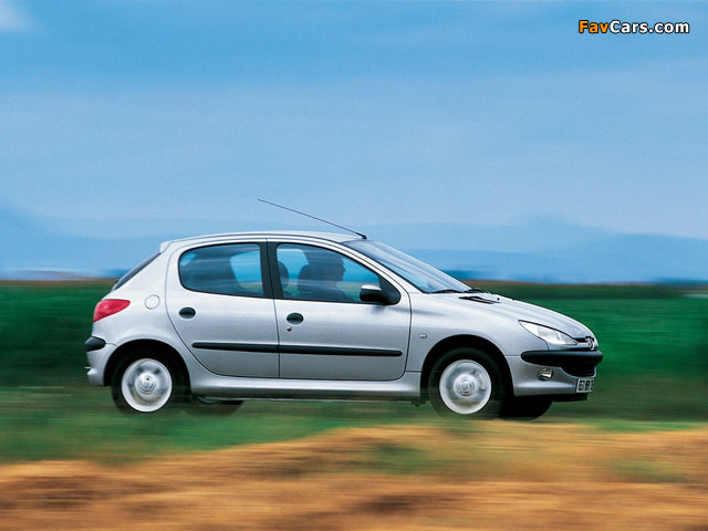 Peugeot 206 5-door 1998–2003 wallpapers (640 x 480)