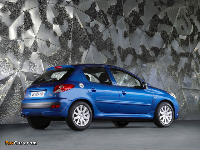 Peugeot 206+ 5-door 2009–12 wallpapers (640 x 480)