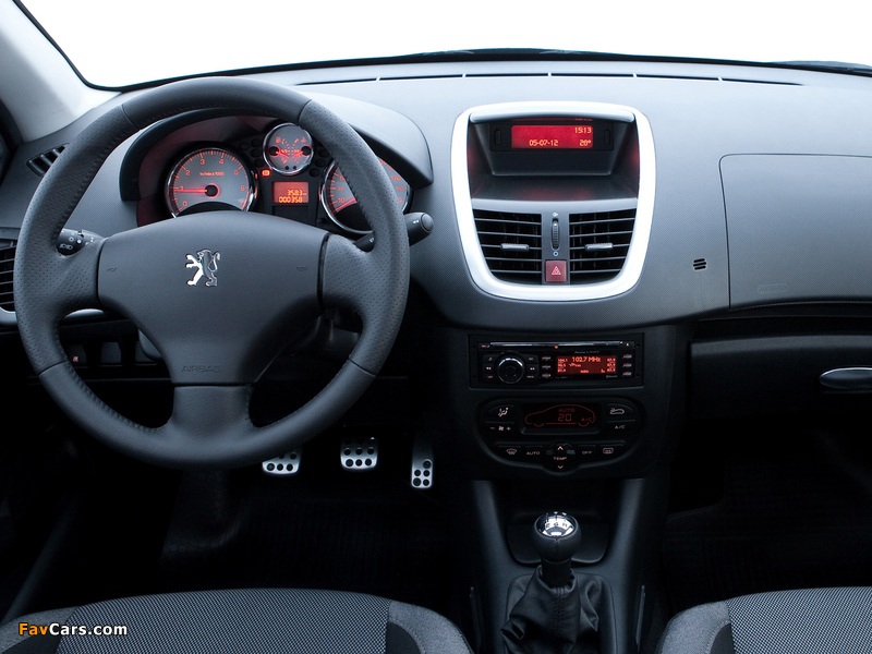 Photos of Peugeot 207 5-door Quiksilver 2011 (800 x 600)