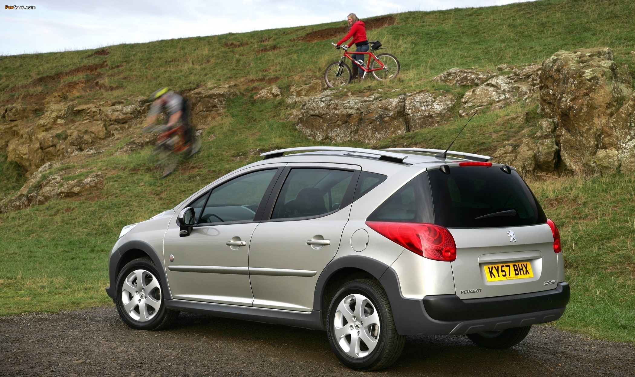 Images of Peugeot 207 SW Outdoor UK-spec 2007–09 (2100 x 1248)