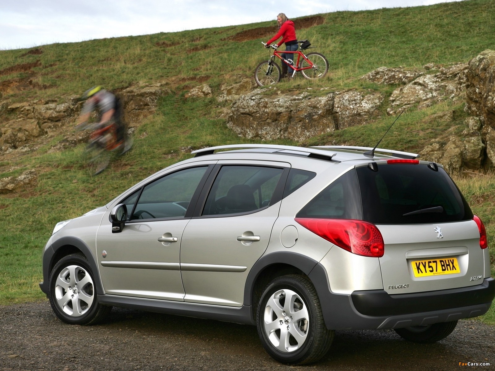 Images of Peugeot 207 SW Outdoor UK-spec 2007–09 (1600 x 1200)