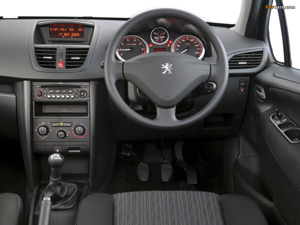 Images of Peugeot 207 3-door ZA-spec 2009–10 (1024 x 768)