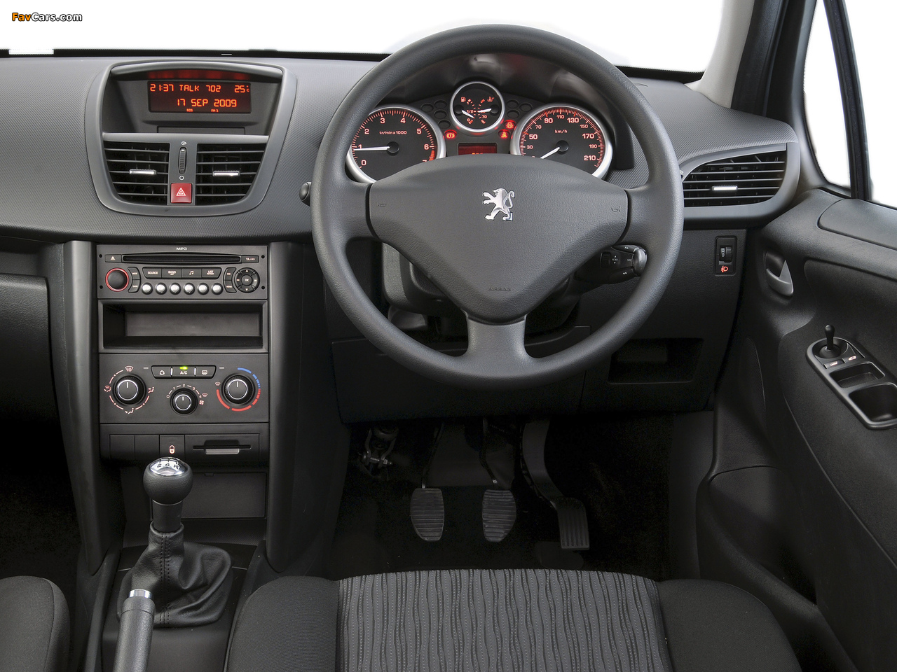Images of Peugeot 207 3-door ZA-spec 2009–10 (1280 x 960)