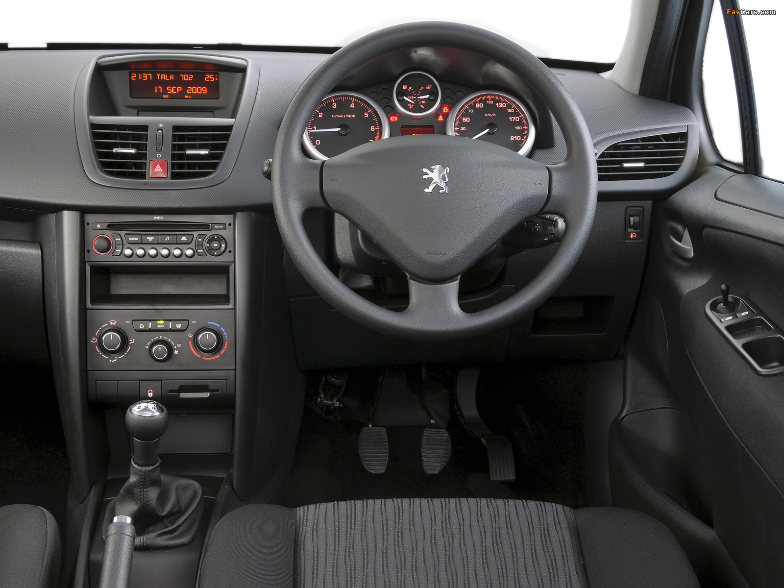 Images of Peugeot 207 3-door ZA-spec 2009–10 (1600 x 1200)