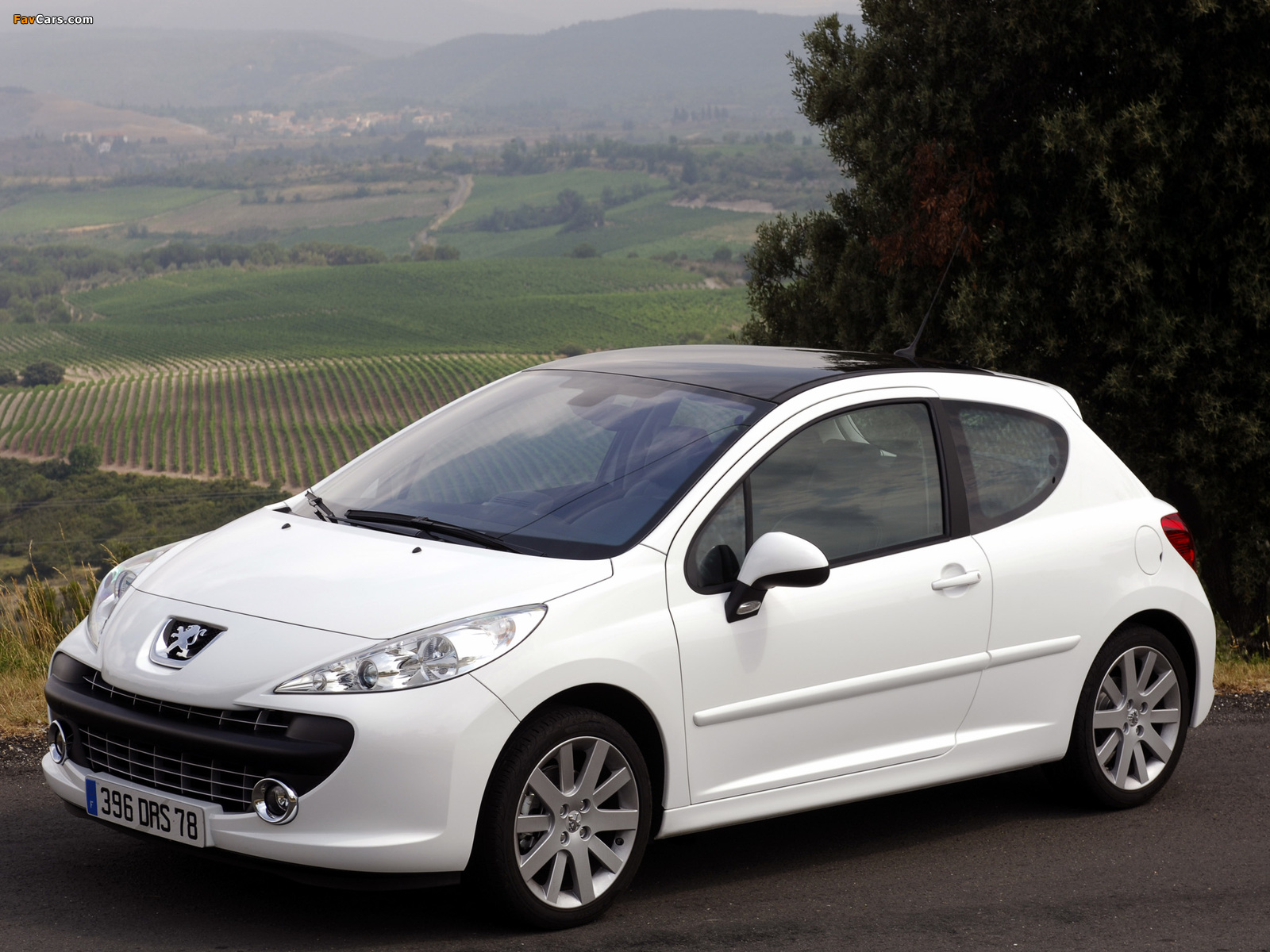 Peugeot 207 3-door 2006–09 wallpapers (1600 x 1200)