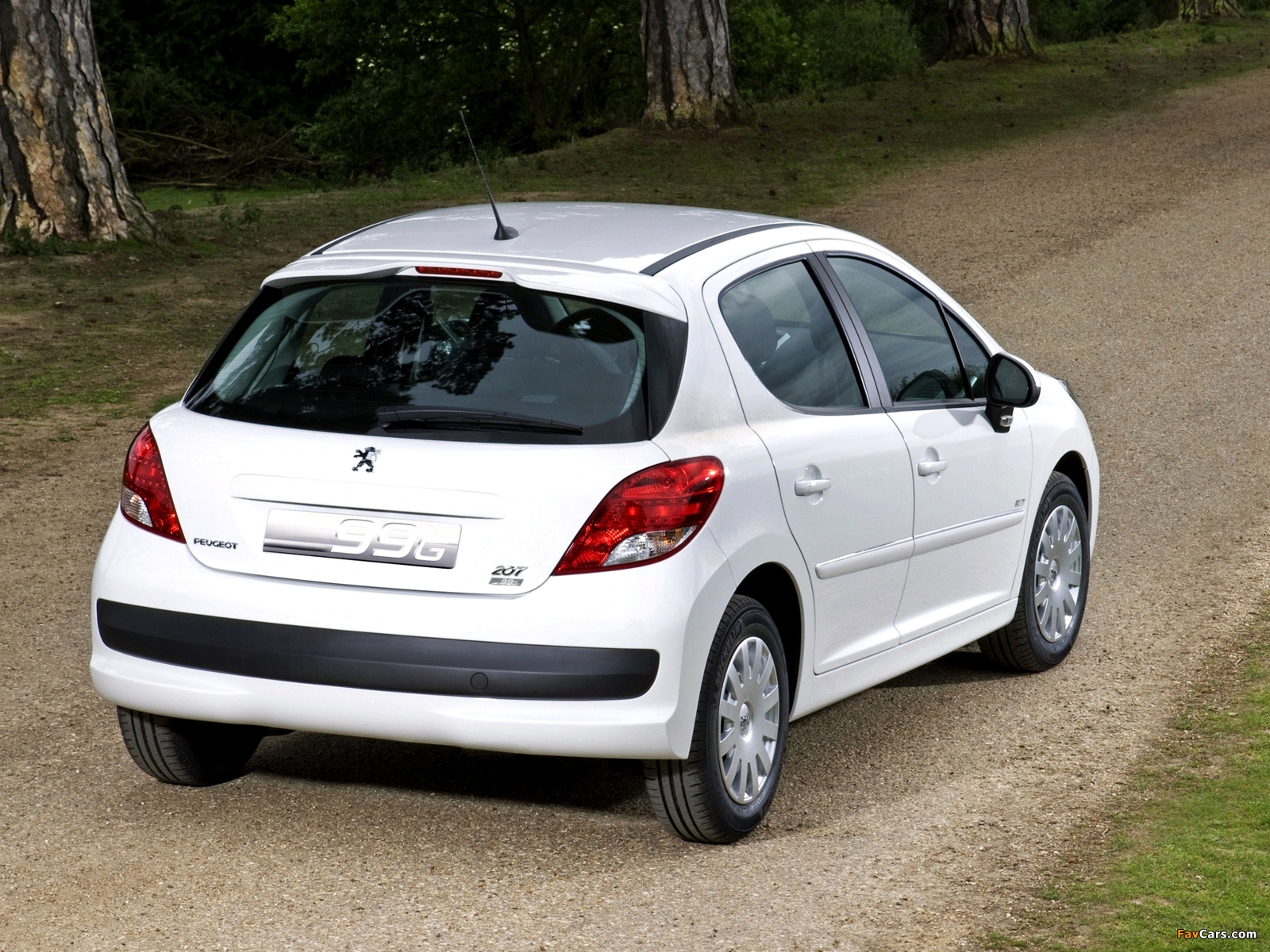 Peugeot 207 5-door 2009–12 pictures (1600 x 1200)