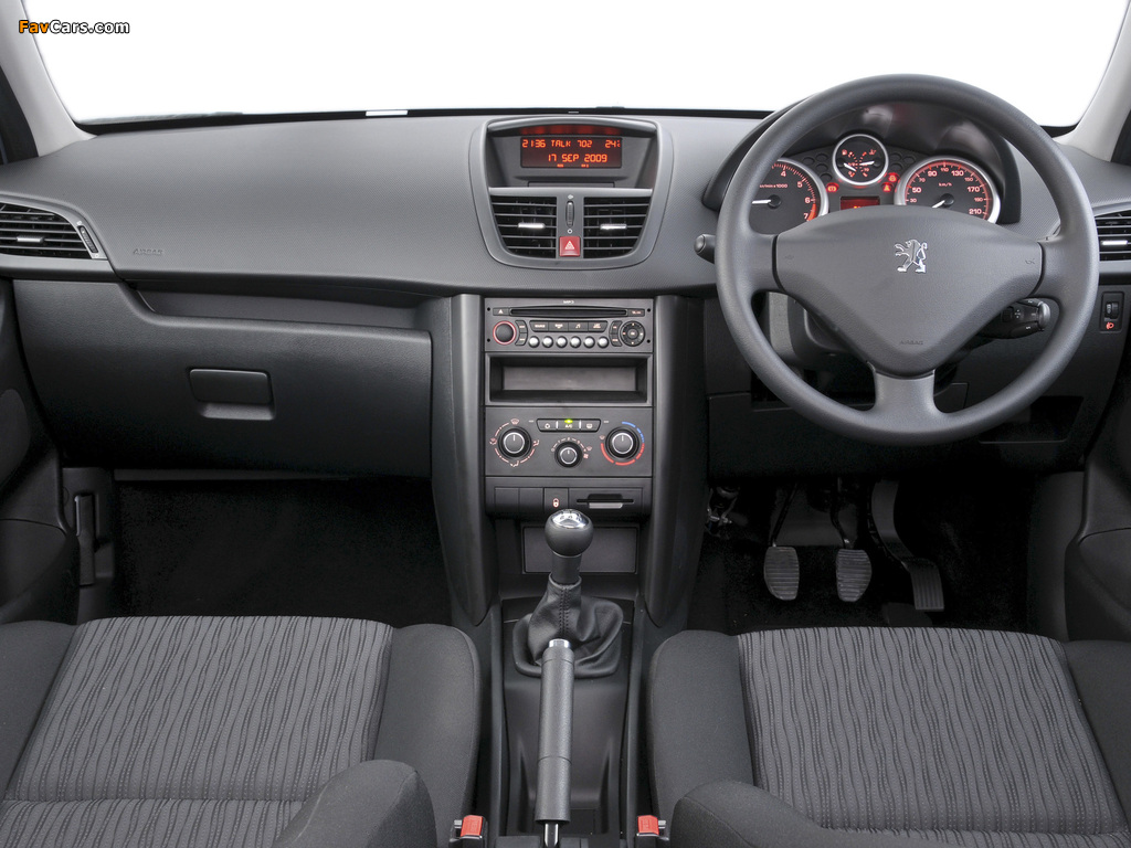 Photos of Peugeot 207 5-door ZA-spec 2009–12 (1024 x 768)