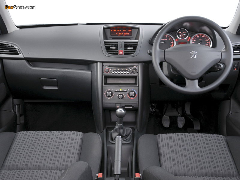 Photos of Peugeot 207 5-door ZA-spec 2009–12 (800 x 600)