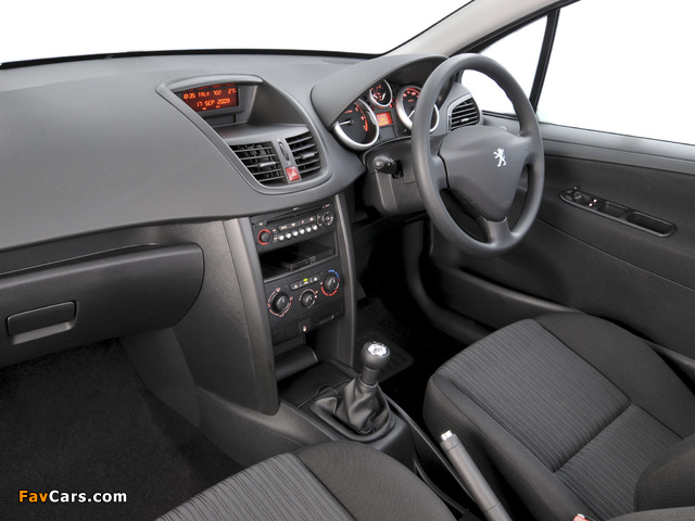 Pictures of Peugeot 207 3-door ZA-spec 2009–10 (640 x 480)