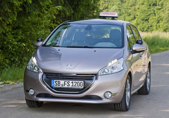 Images of Peugeot 208 Fahrschule 5-door 2012