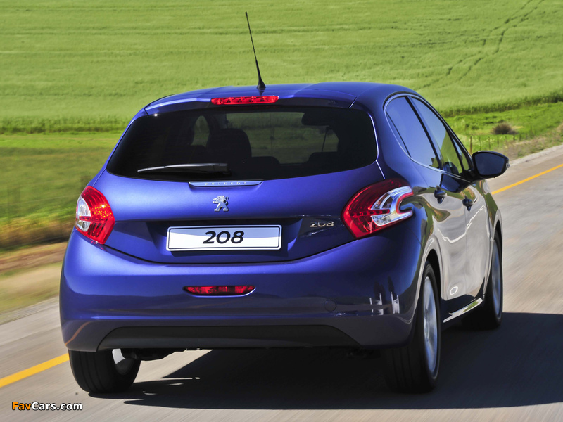 Images of Peugeot 208 5-door ZA-spec 2012 (800 x 600)