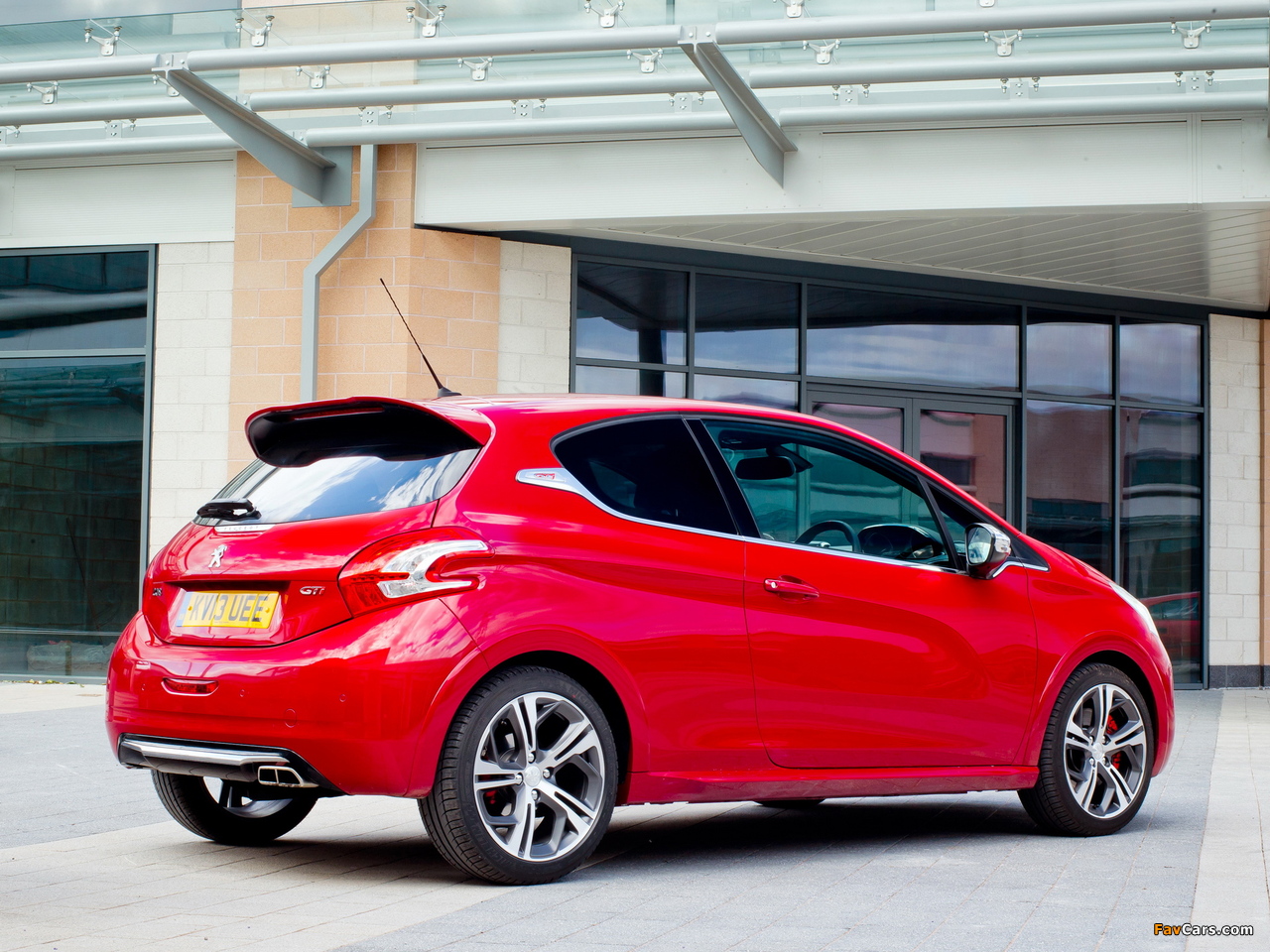 Images of Peugeot 208 GTi UK-spec 2013 (1280 x 960)