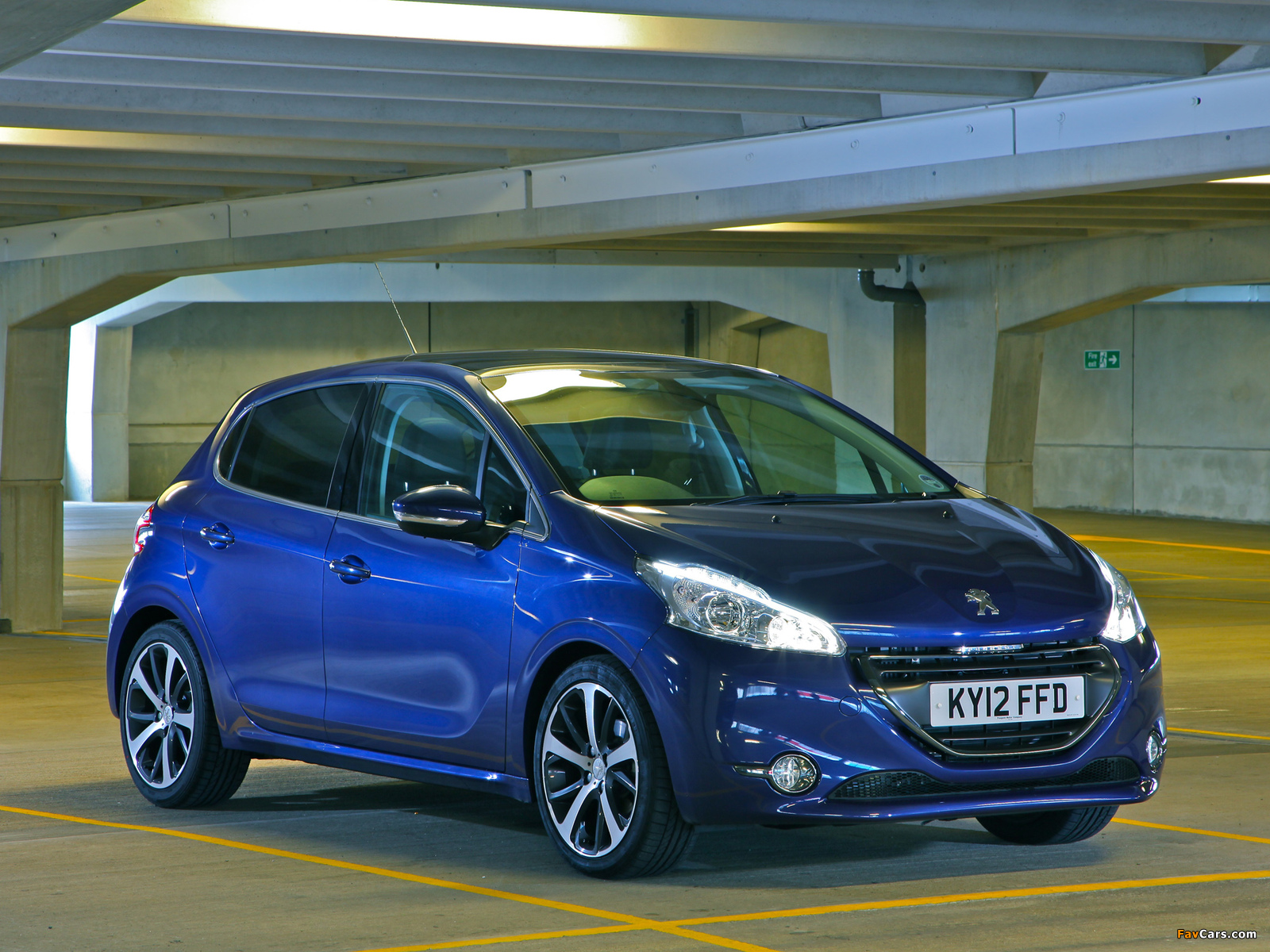 Peugeot 208 5-door UK-spec 2012 images (1600 x 1200)