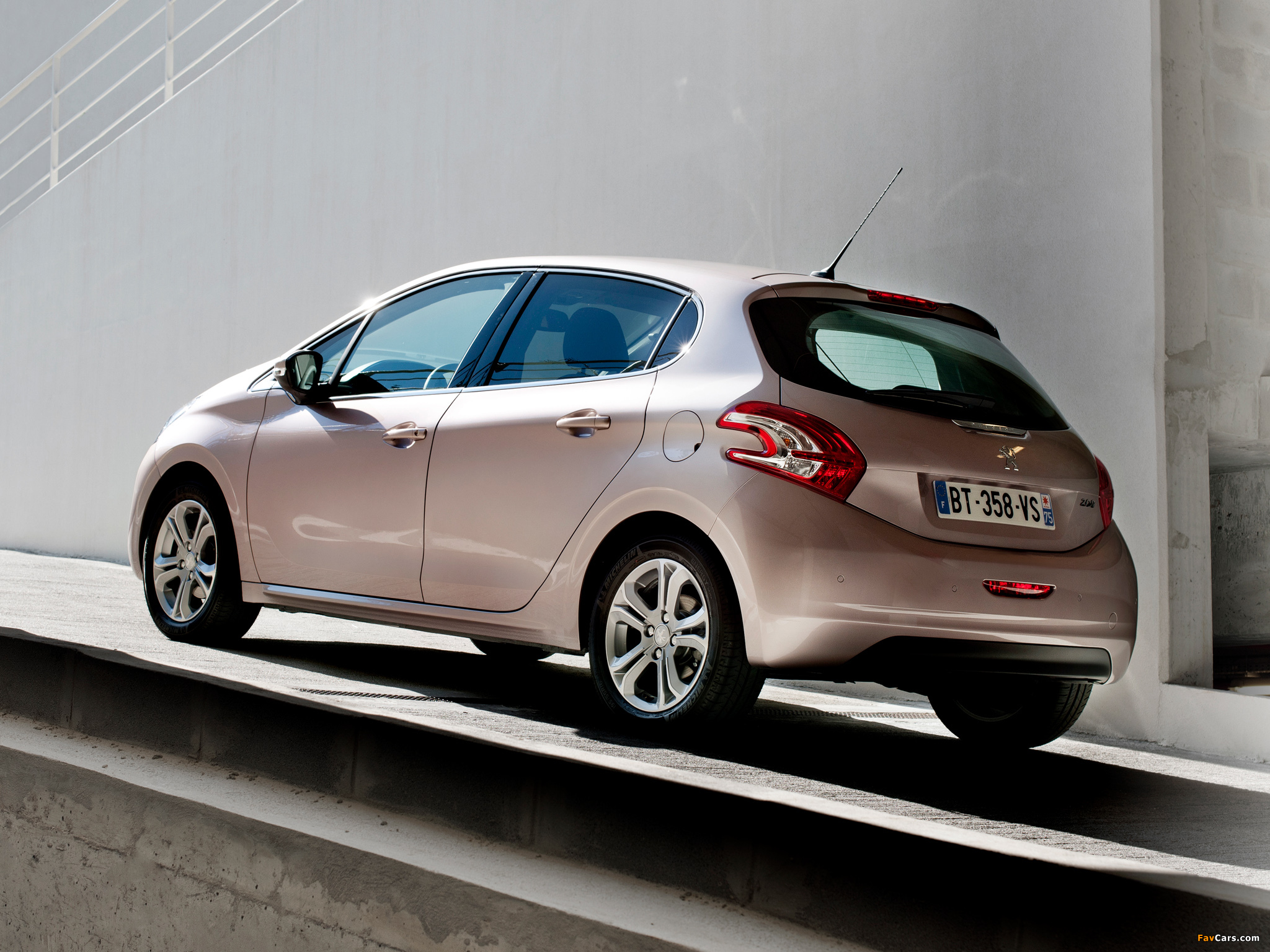 Peugeot 208 5-door 2012 pictures (2048 x 1536)