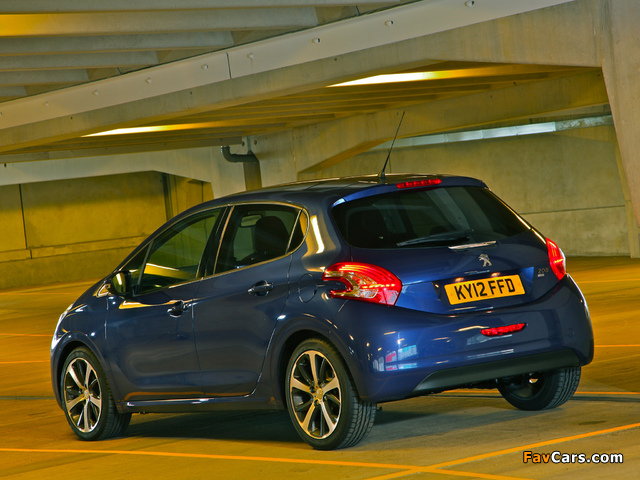 Peugeot 208 5-door UK-spec 2012 wallpapers (640 x 480)