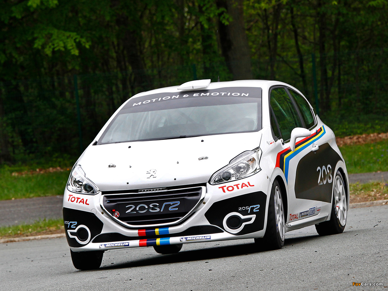 Peugeot 208 R2 2012 wallpapers (1280 x 960)