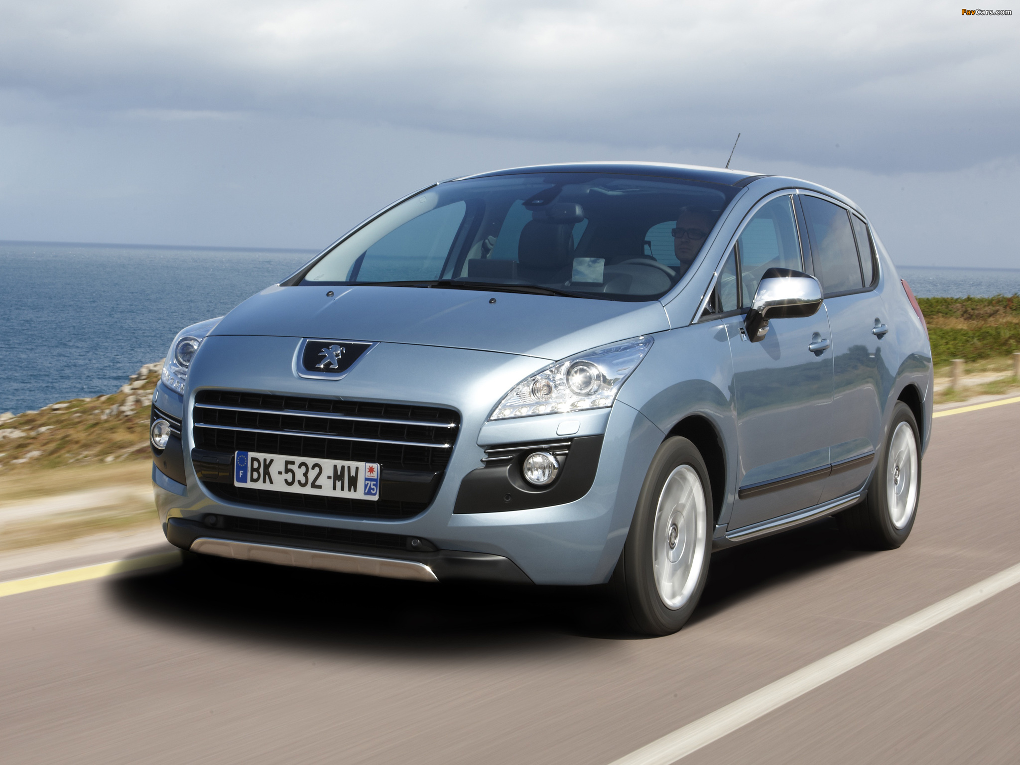 Peugeot 3008 HYbrid4 2011 photos (2048 x 1536)