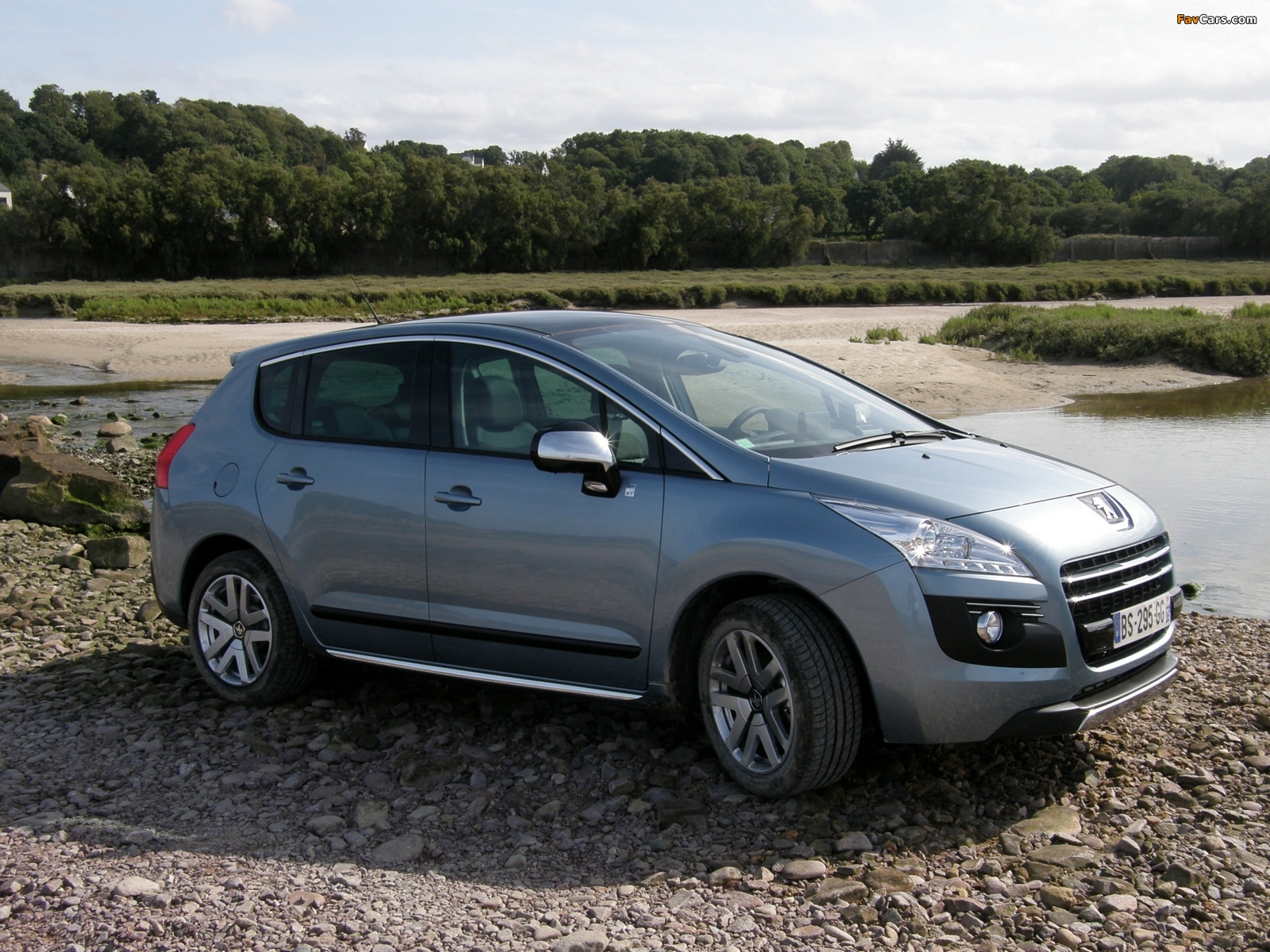 Pictures of Peugeot 3008 HYbrid4 2011 (1600 x 1200)