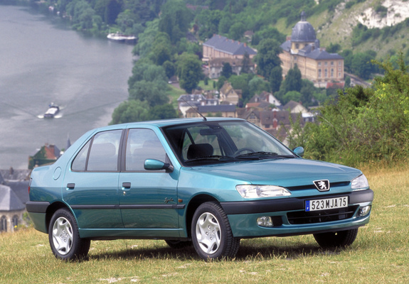 Peugeot 306 Sedan 1997–2000 pictures