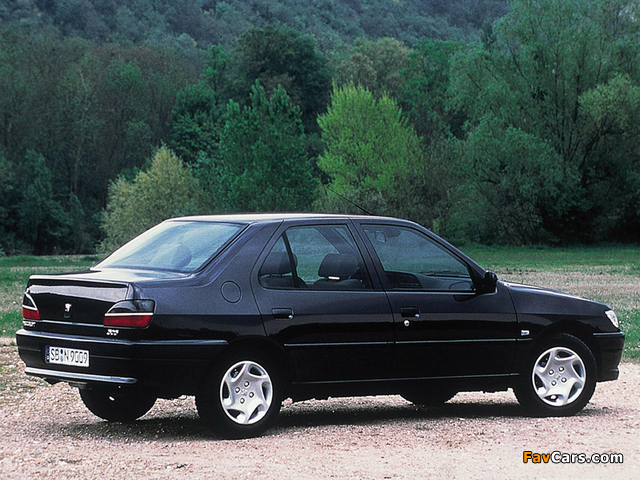Pictures of Peugeot 306 Sedan 1997–2000 (640 x 480)