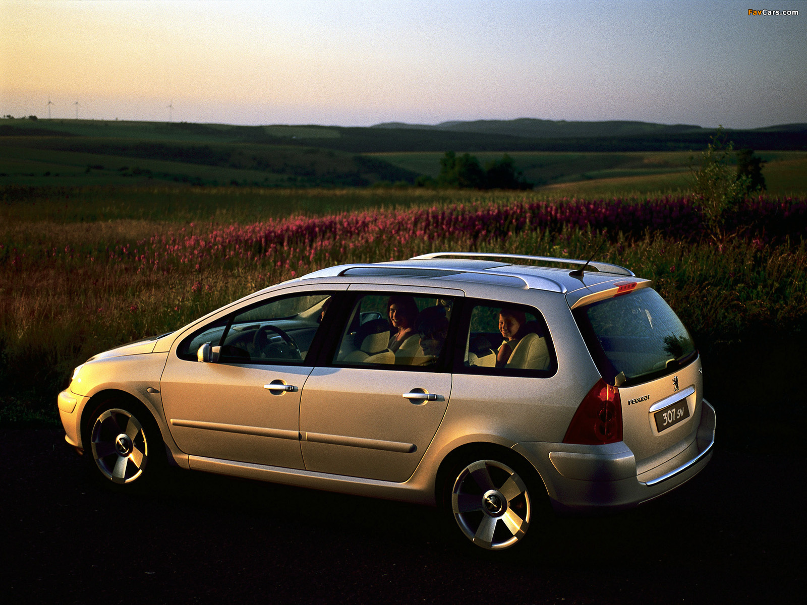 Peugeot 307 SW Concept 2001 images (1600 x 1200)