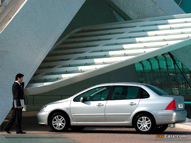 Peugeot 307 Sedan CN-spec 2004–07 pictures (640 x 480)