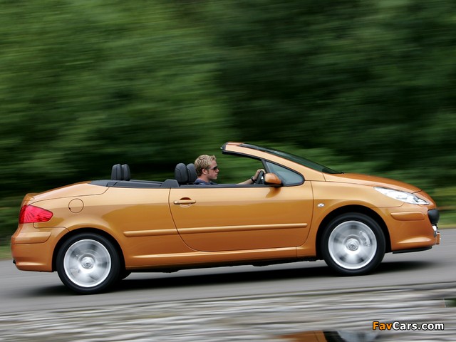 Peugeot 307 CC UK-spec 2005–08 wallpapers (640 x 480)