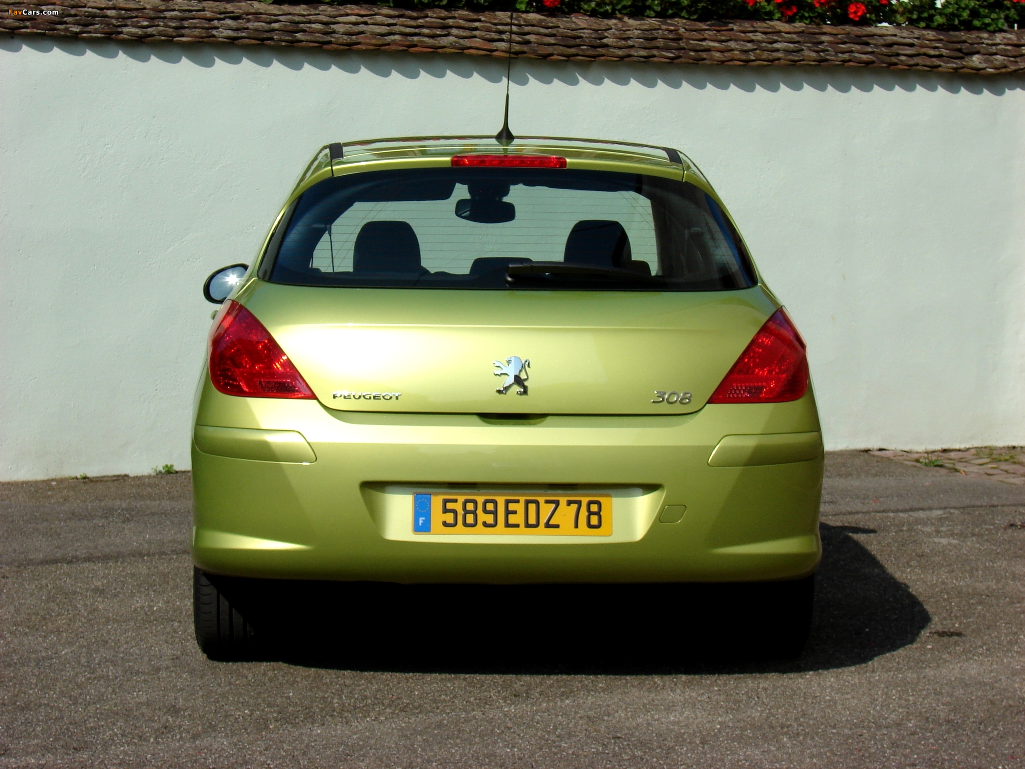 Images of Peugeot 308 5-door 2007–11 (2048 x 1536)