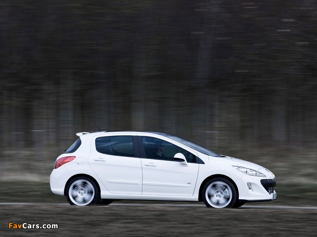 Peugeot 308 GTi 2010–11 photos (640 x 480)