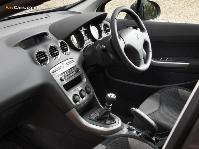 Peugeot 308 SW UK-spec 2011–14 photos (640 x 480)