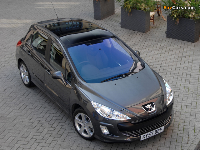 Photos of Peugeot 308 5-door UK-spec 2008–11 (640 x 480)