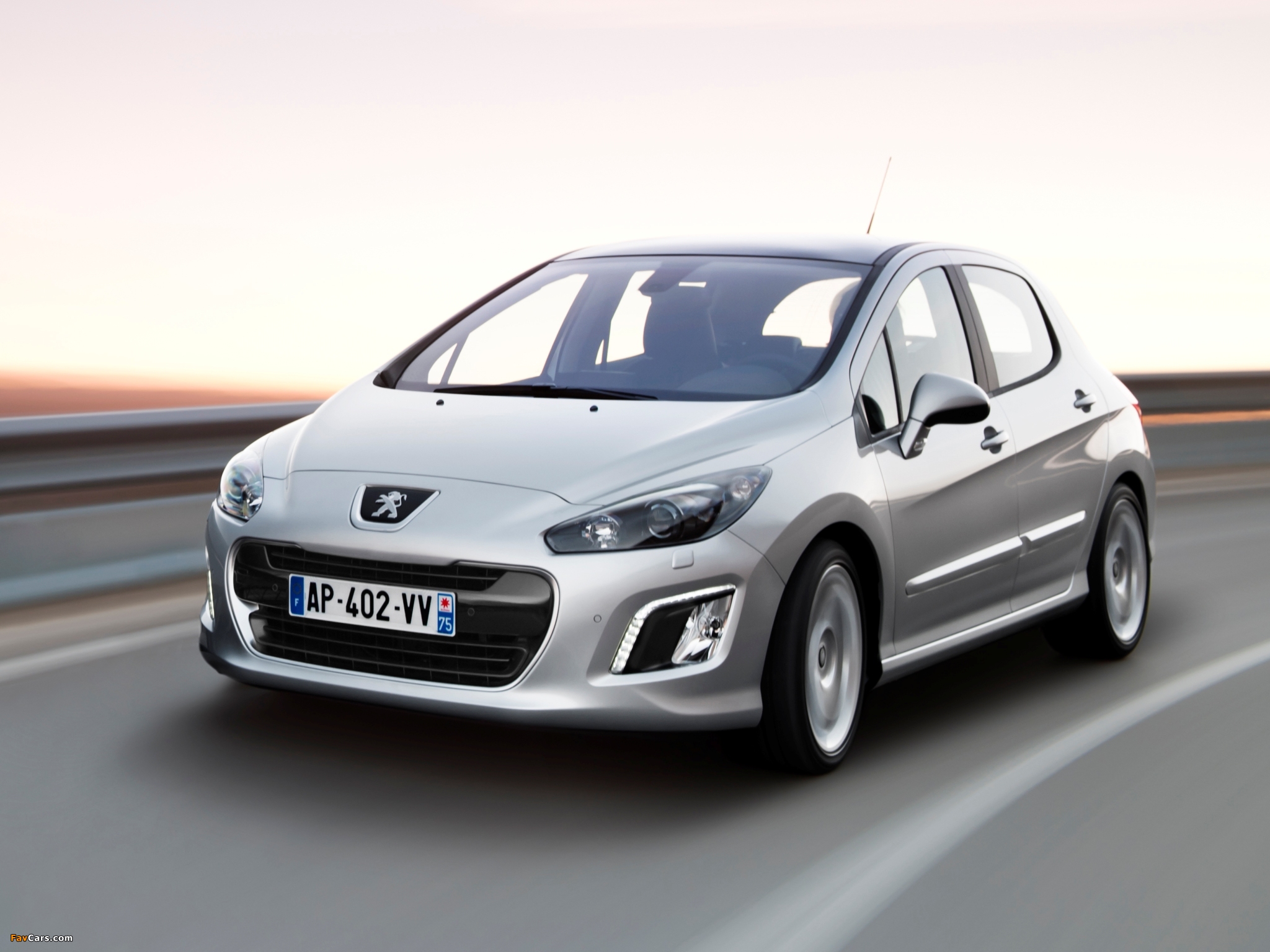 Peugeot 308 2011–13 wallpapers (2048 x 1536)