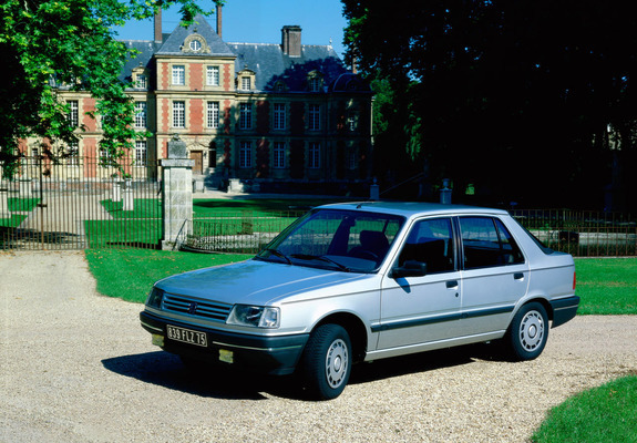 Peugeot 309 5-door 1989–93 photos