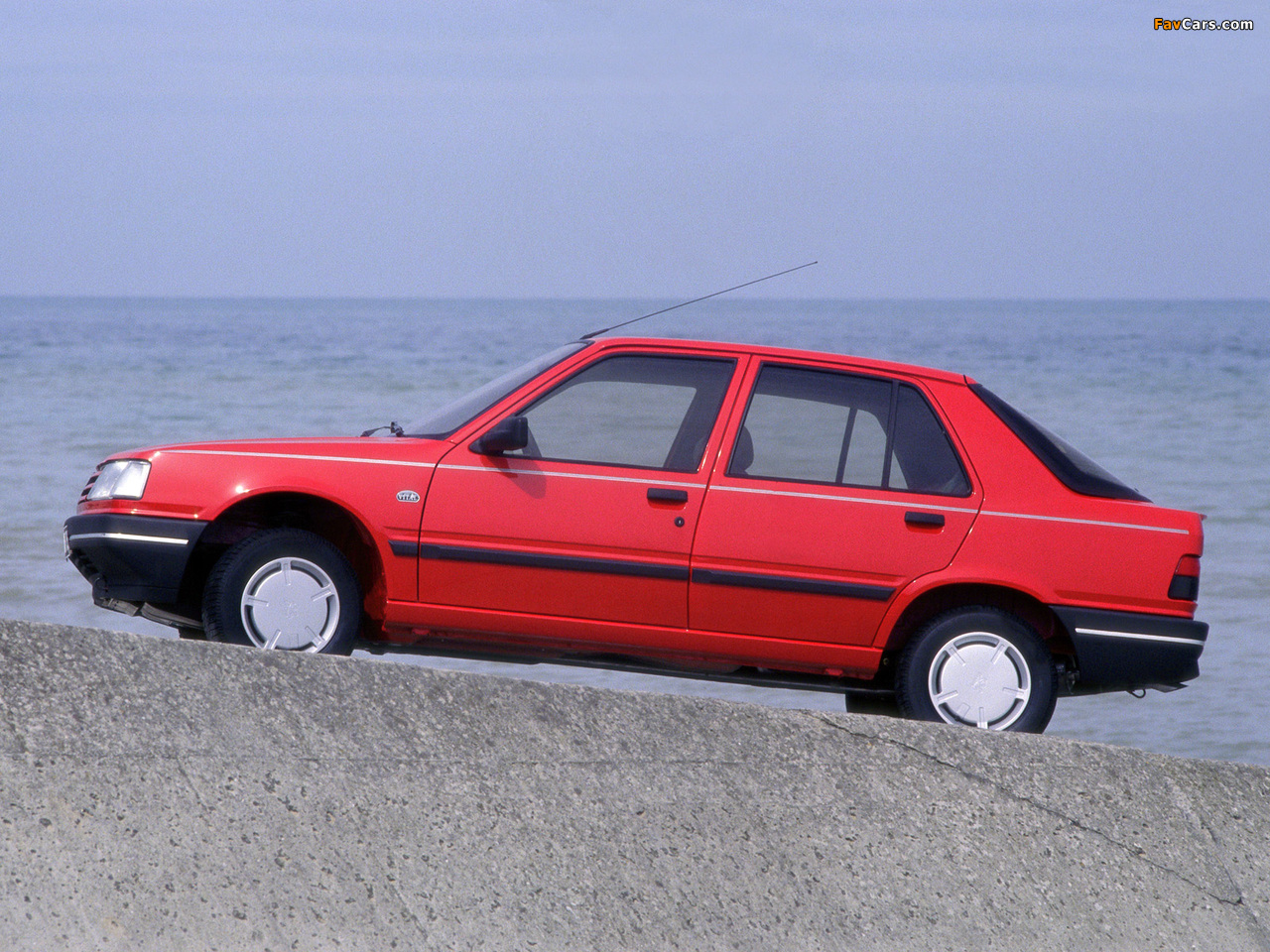 Photos of Peugeot 309 5-door 1989–93 (1280 x 960)