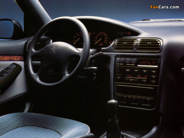 Photos of Peugeot 406 Sedan 1995–99 (640 x 480)