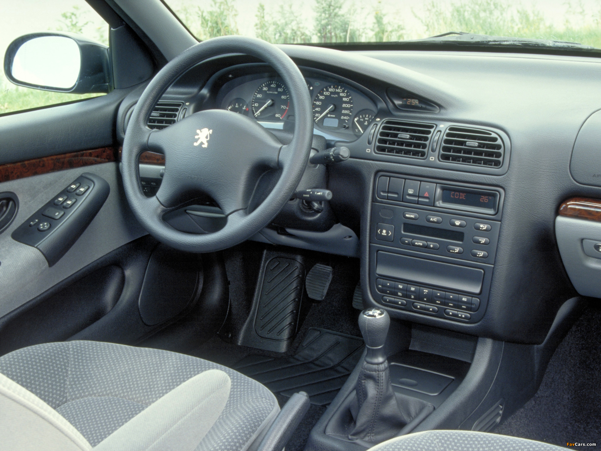 Photos of Peugeot 406 Coupe 1997–2003 (2048 x 1536)